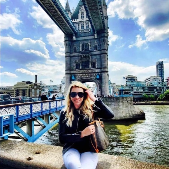 Meet your Posher, Candice - Picture 4 of 6